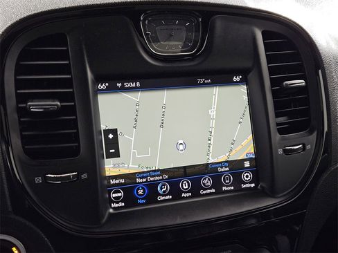 Used 2022 Chrysler 300 S image 11