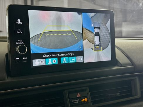 Used 2025 Honda Pilot TrailSport image 11