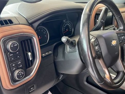 Used 2020 Chevrolet Silverado 1500 High Country w/ Technology Package AWD/4WD image 15