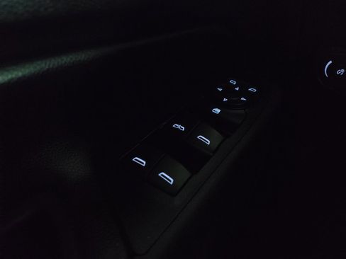 Used 2019 Chevrolet Equinox LT w/ Driver Convenience Package FWD image 27