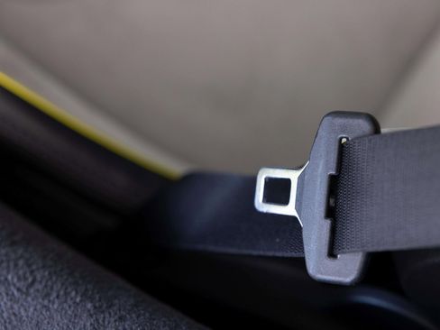 Used 2023 McLaren Artura image 37