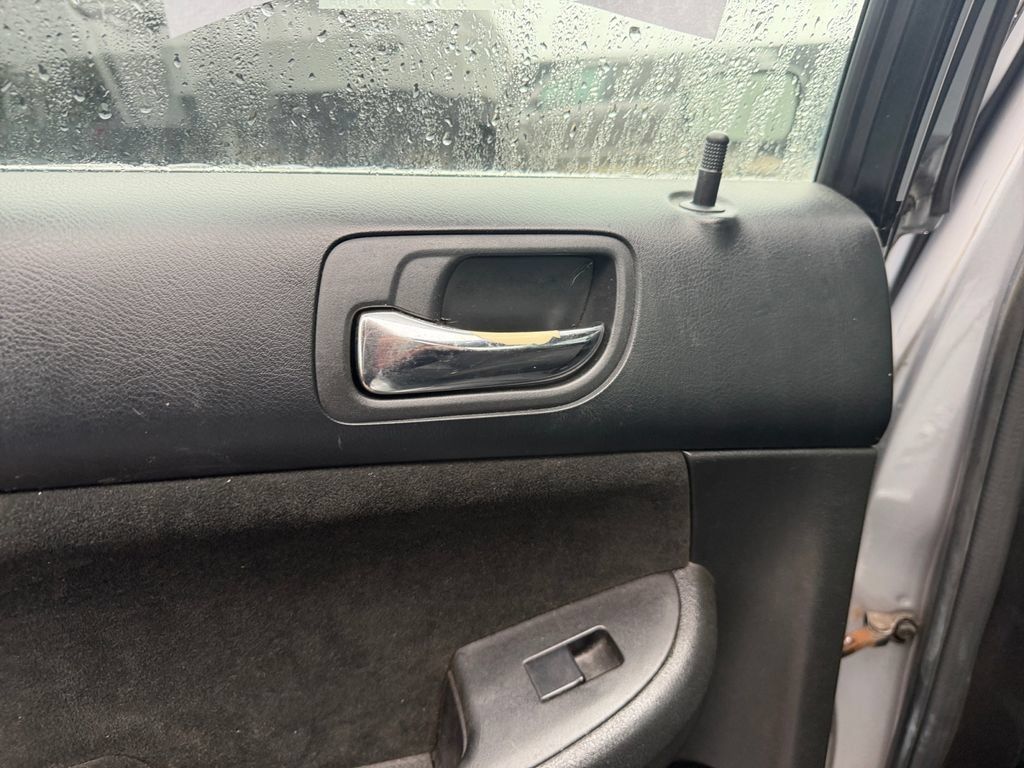 Used 2005 Honda Accord LX image 33