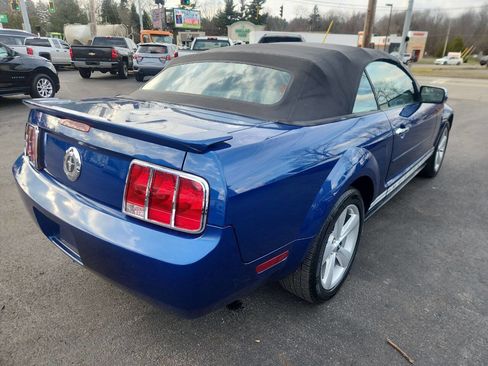 Used 2008 Ford Mustang Convertible image 9