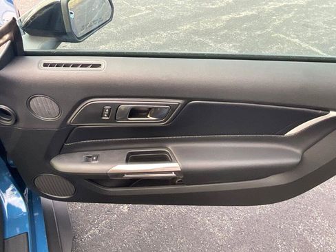 Used 2020 Ford Mustang Shelby GT500 w/ Carbon Fiber Track Pack image 18