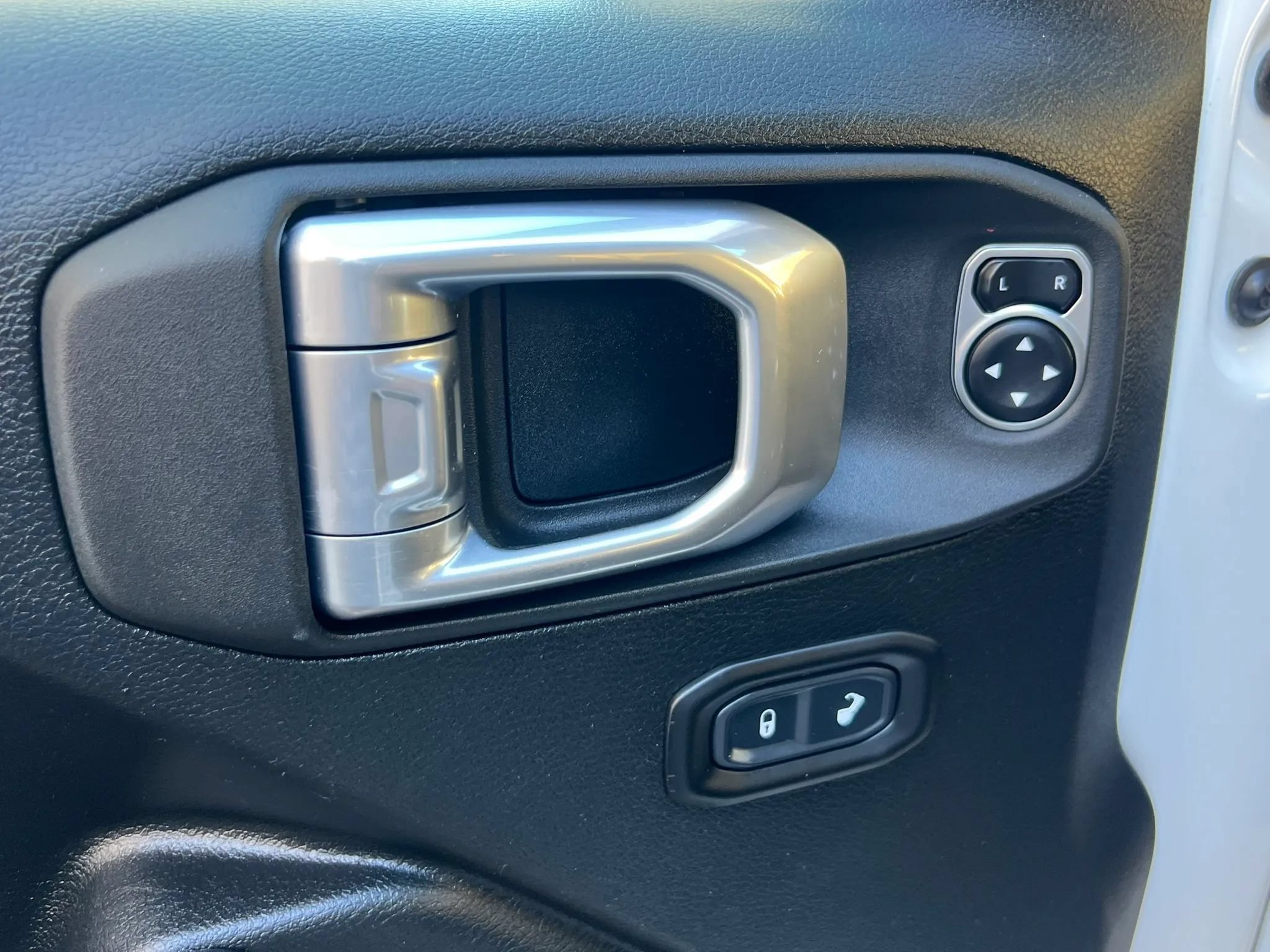 Used 2020 Jeep Gladiator Sport w/ Quick Order Package 24S AWD/4WD image 11