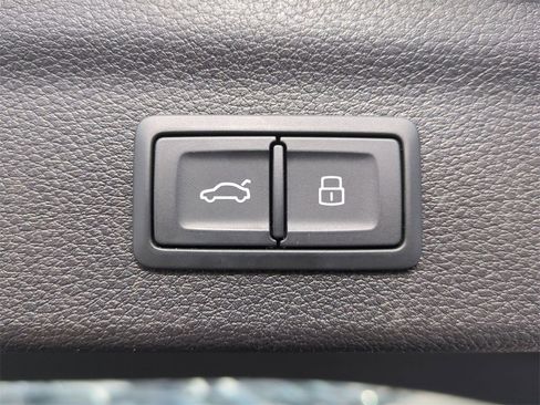 Used 2023 Audi Q3 2.0T Premium image 22