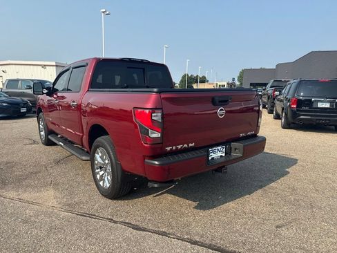 Used 2021 Nissan Titan SL w/ Moonroof Package AWD/4WD image 5