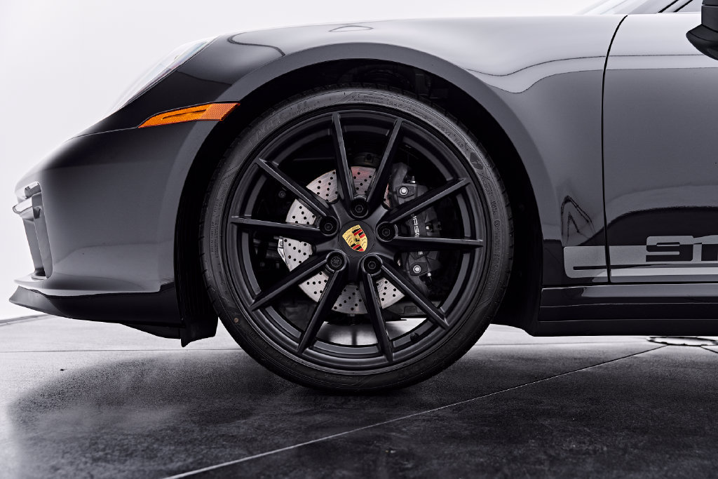 Used 2024 Porsche 911 Carrera T RWD image 3