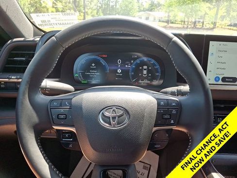 Used 2026 Toyota Crown AWD/4WD image 23