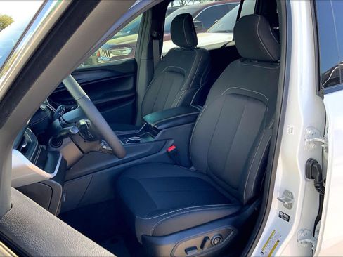 New 2026 Jeep Grand Cherokee L Laredo X image 9