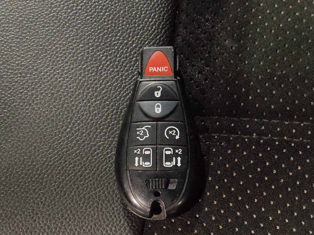 Used 2017 Dodge Grand Caravan SXT FWD image 32