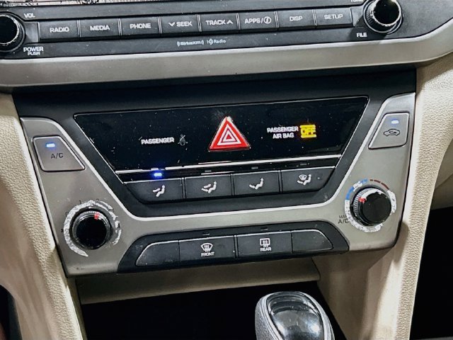 Used 2017 Hyundai Elantra SE FWD image 16