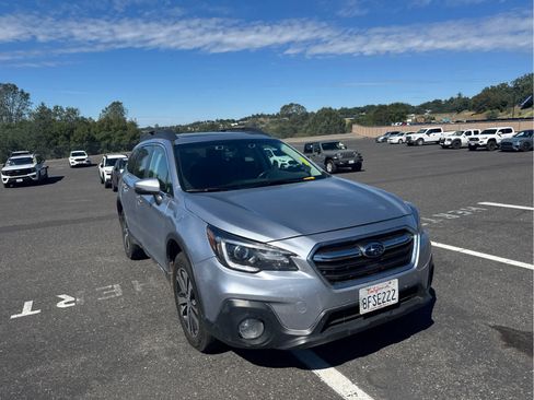 Used 2018 Subaru Outback 3.6R Limited image 3