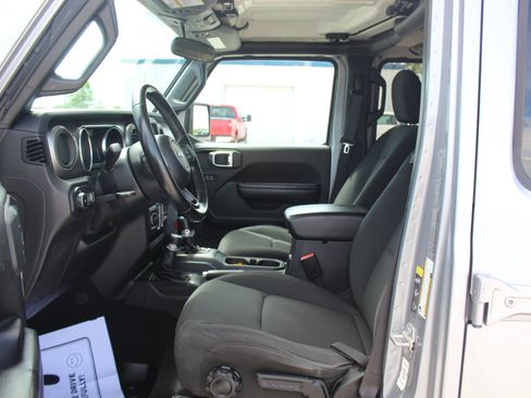 Used 2021 Jeep Wrangler Unlimited Sport AWD/4WD image 13