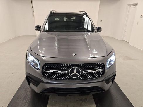Used 2023 Mercedes-Benz GLB 250 w/ AMG Line image 2