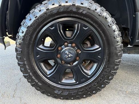 Used 2016 RAM 2500 Big Horn w/ Black Appearance Group image 9