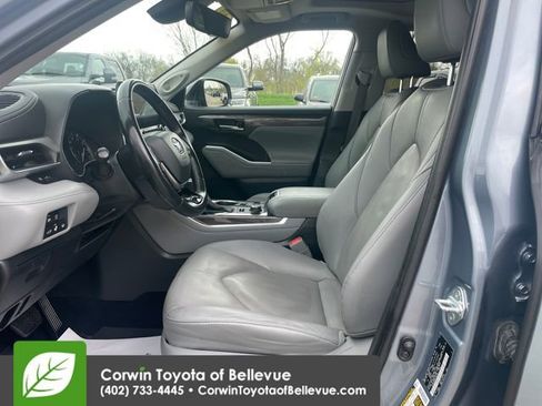 Used 2020 Toyota Highlander Limited image 17