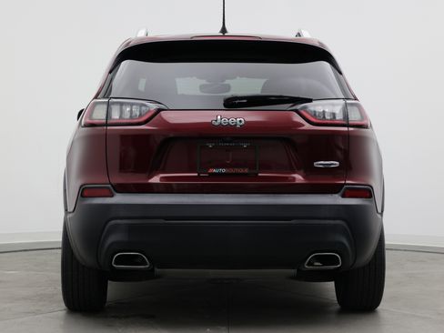 Used 2019 Jeep Cherokee Latitude Plus w/ Comfort/Convenience Group FWD image 7