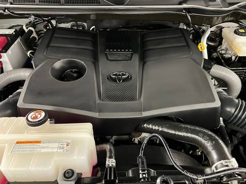 Used 2024 Toyota Tundra Platinum image 33