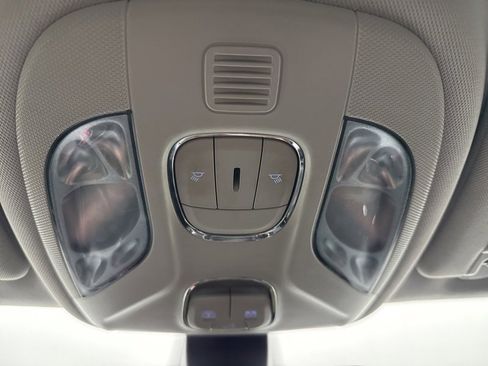 Used 2018 Jeep Compass Limited w/ Navigation Group image 33