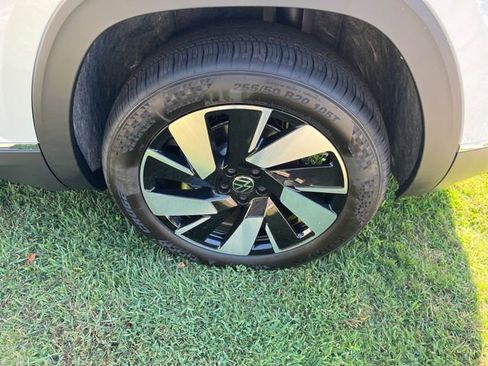 New 2026 Volkswagen Atlas Cross Sport SEL image 24