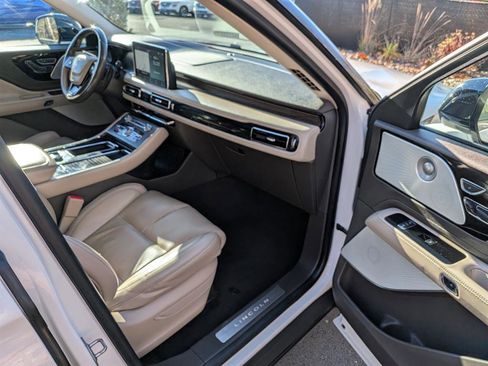 Certified 2022 Lincoln Aviator Reserve w/ Equipment Group 201A image 11