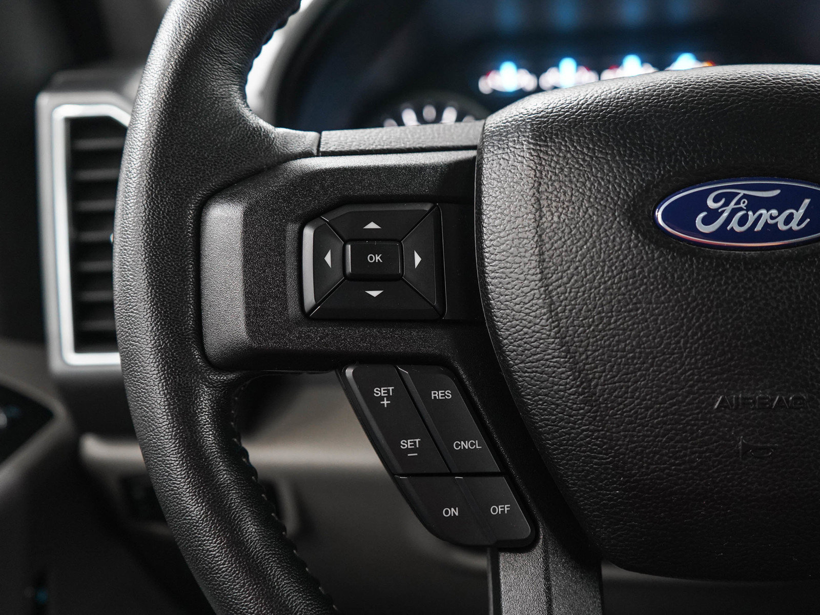 Used 2018 Ford F150 XLT w/ Equipment Group 302A Luxury AWD/4WD image 25