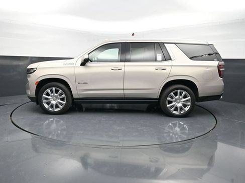 Used 2021 Chevrolet Tahoe High Country w/ Premium Package AWD/4WD image 5