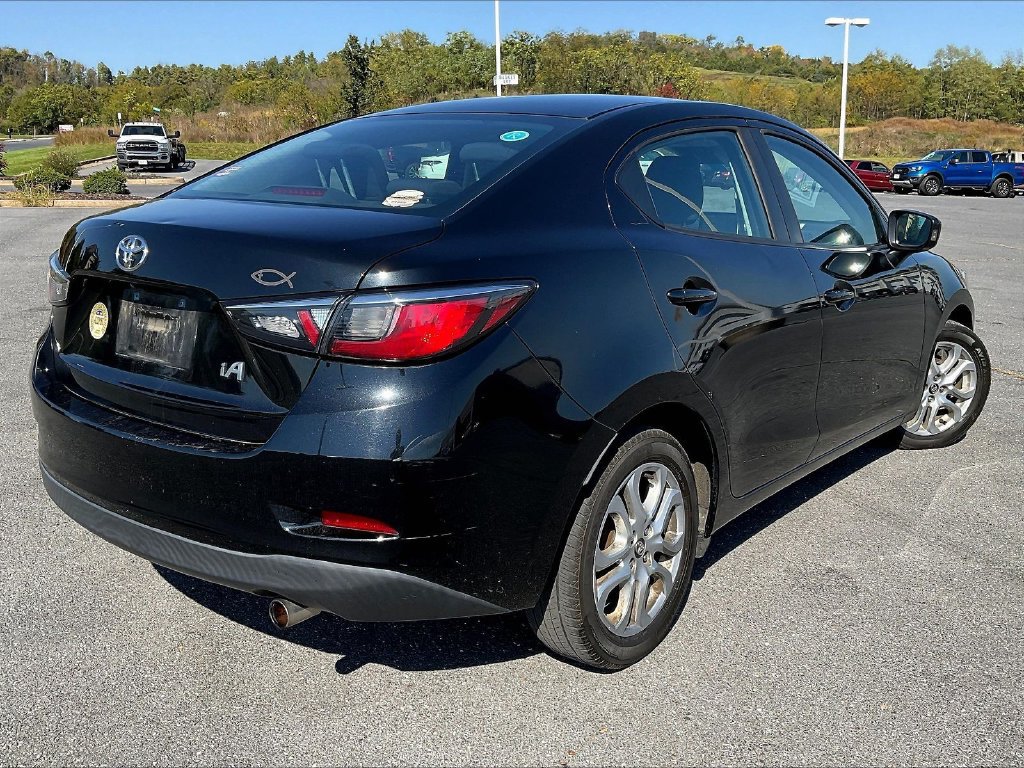 Used 2017 Toyota Yaris iA FWD image 4