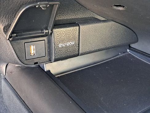 Certified 2021 Toyota Camry SE image 24