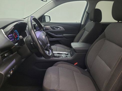 Used 2021 Chevrolet Traverse LT image 17