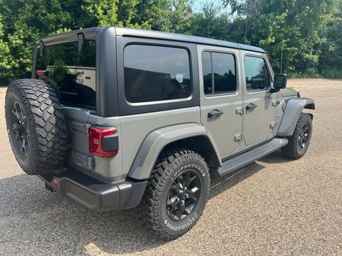 Used 2023 Jeep Wrangler Unlimited Sahara w/ Cold Weather Group AWD/4WD image 7
