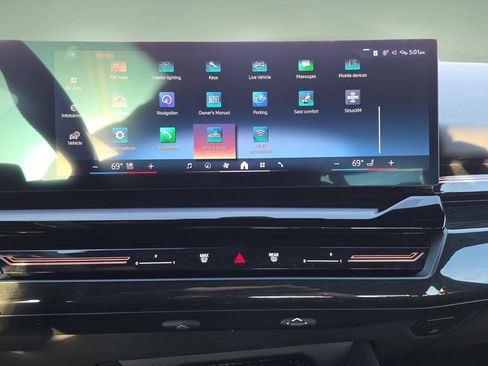 Used 2025 BMW 530i xDrive image 26