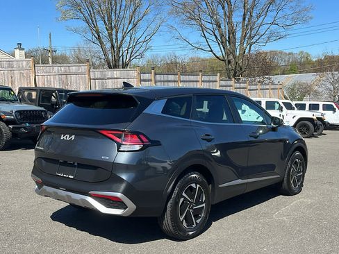 Used 2023 Kia Sportage LX AWD/4WD image 6