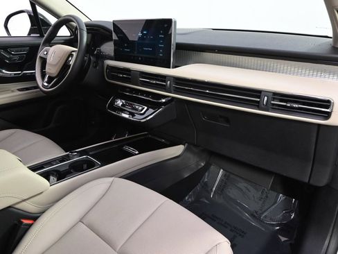 New 2026 Lincoln Corsair Premiere AWD/4WD image 15