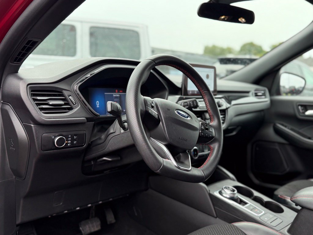 Used 2025 Ford Escape ST-Line AWD/4WD image 11