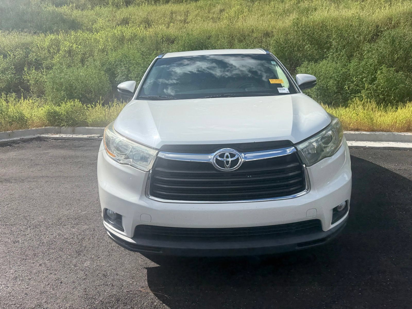 Used 2016 Toyota Highlander XLE FWD image 2