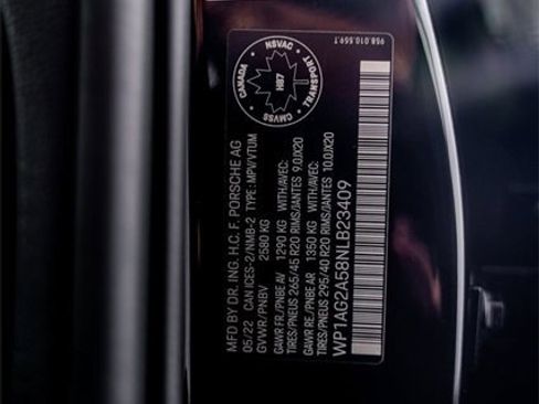 Used 2022 Porsche Macan S w/ Premium Package Plus image 60