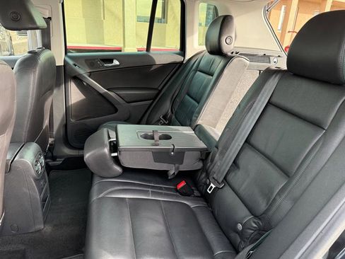Used 2017 Volkswagen Tiguan Sport image 6