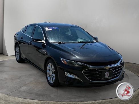 Used 2021 Chevrolet Malibu LT FWD image 1
