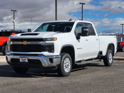 Used 2024 Chevrolet Silverado 2500 LT image 4