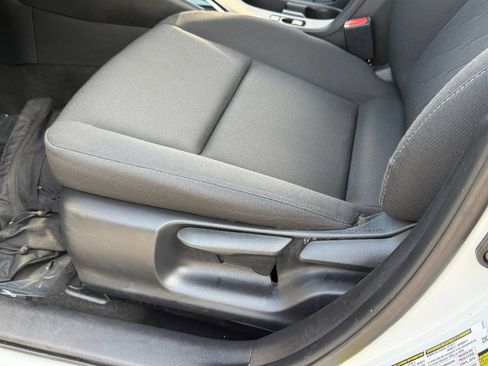 Used 2023 Toyota Corolla LE FWD image 19