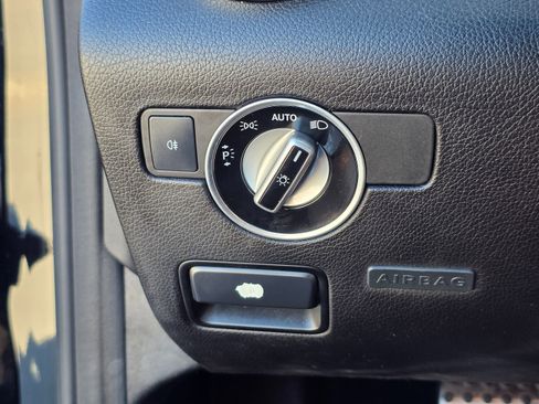 Used 2013 Mercedes-Benz SLK 250 w/ Premium I Pkg image 37