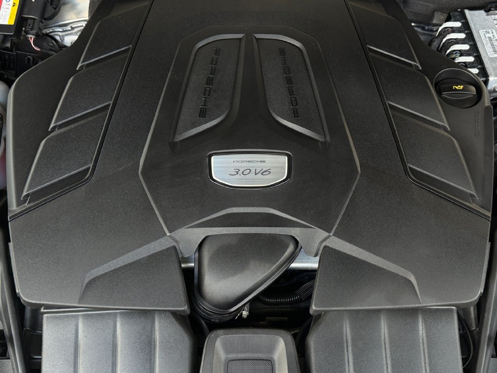 Used 2022 Porsche Cayenne AWD/4WD image 20