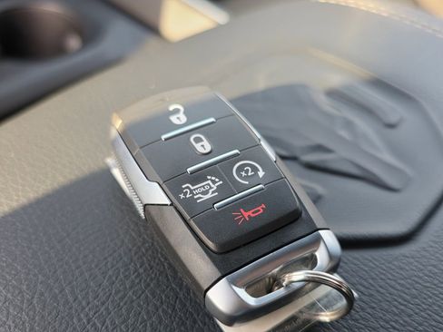 New 2026 RAM 1500 Laramie AWD/4WD image 29