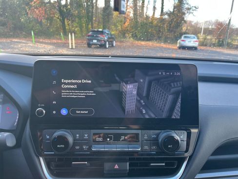 Used 2025 Toyota Grand Highlander XLE image 18