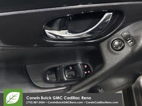 Used 2017 Nissan Rogue S image 11