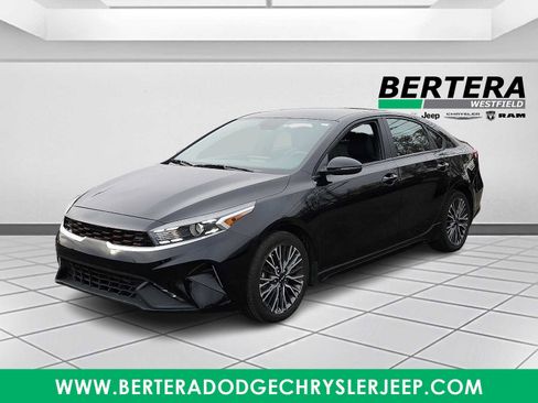 Used 2023 Kia Forte GT-Line image 3