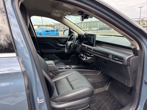 Certified 2025 Lincoln Corsair FWD image 8