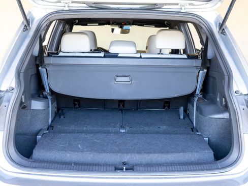 Used 2020 Volkswagen Tiguan SE R-Line w/ 3rd Row Seat Package AWD/4WD image 20